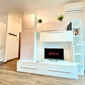 Appartamento 5 Minuti Dall'istituto Ortopedico Galeazzi - Silenzioso Con Cucina, Wifi E Netflix, Milano